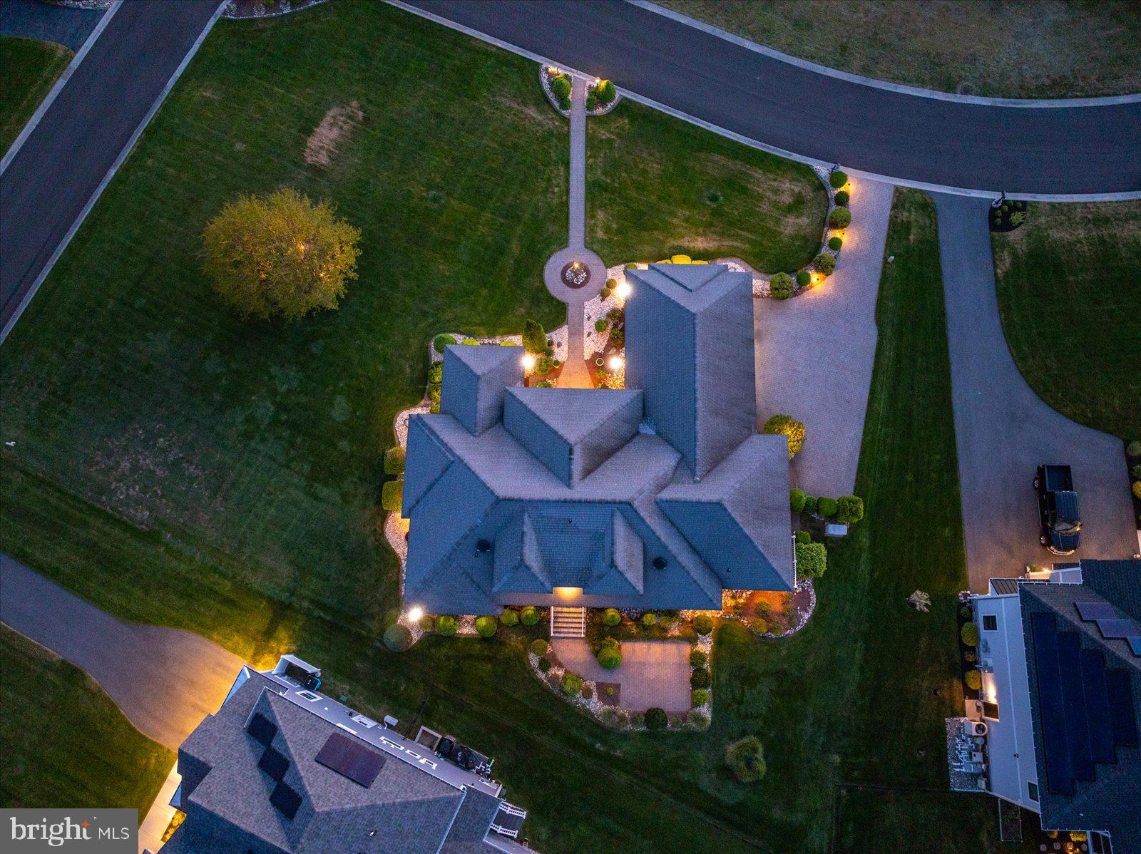 LIGHTHOUSE SOUND - Residential