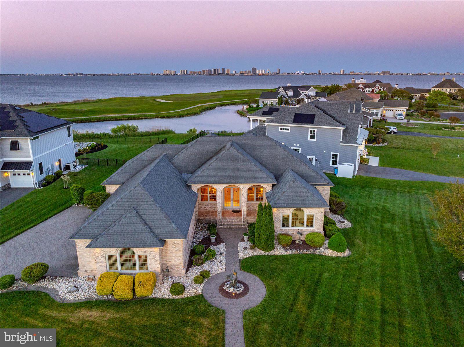 LIGHTHOUSE SOUND - Residential