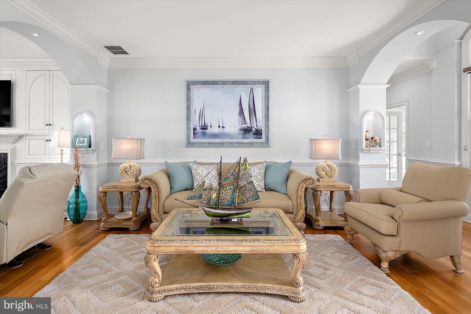 LIGHTHOUSE SOUND - Residential