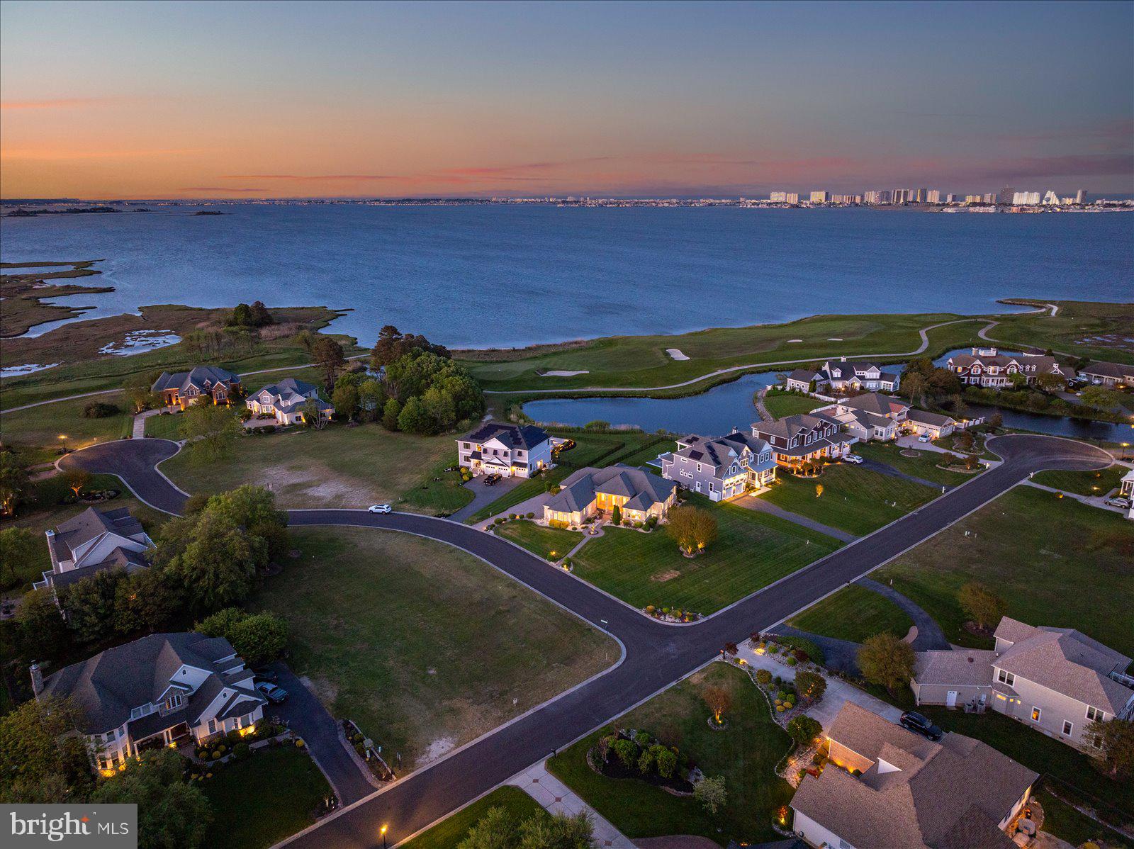 LIGHTHOUSE SOUND - Residential