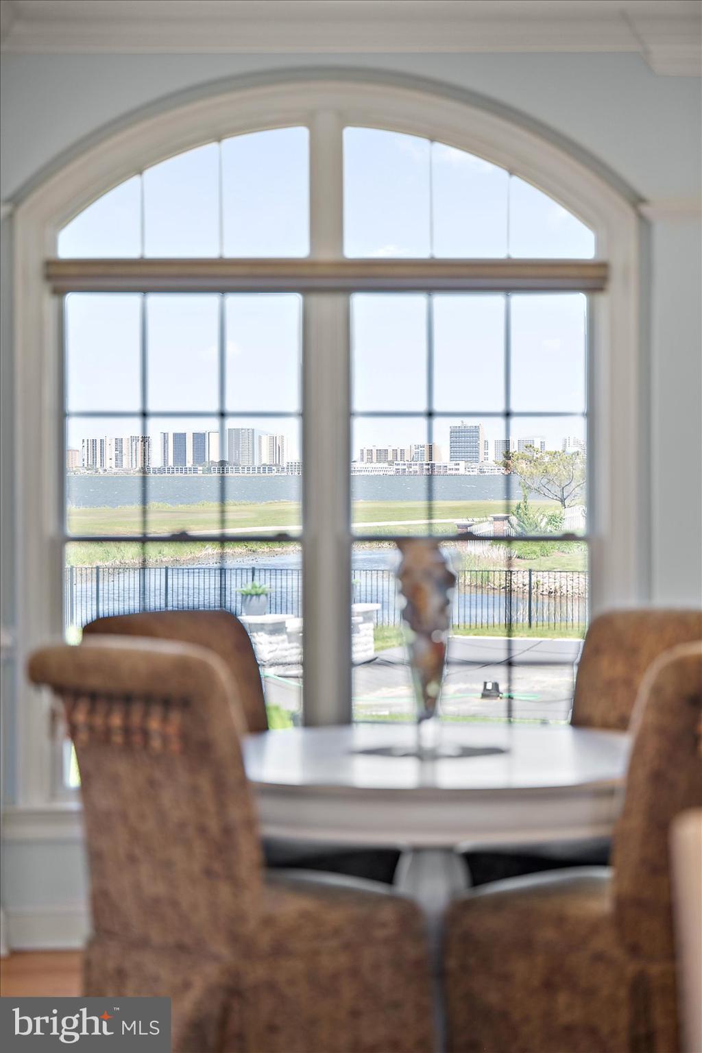 LIGHTHOUSE SOUND - Residential