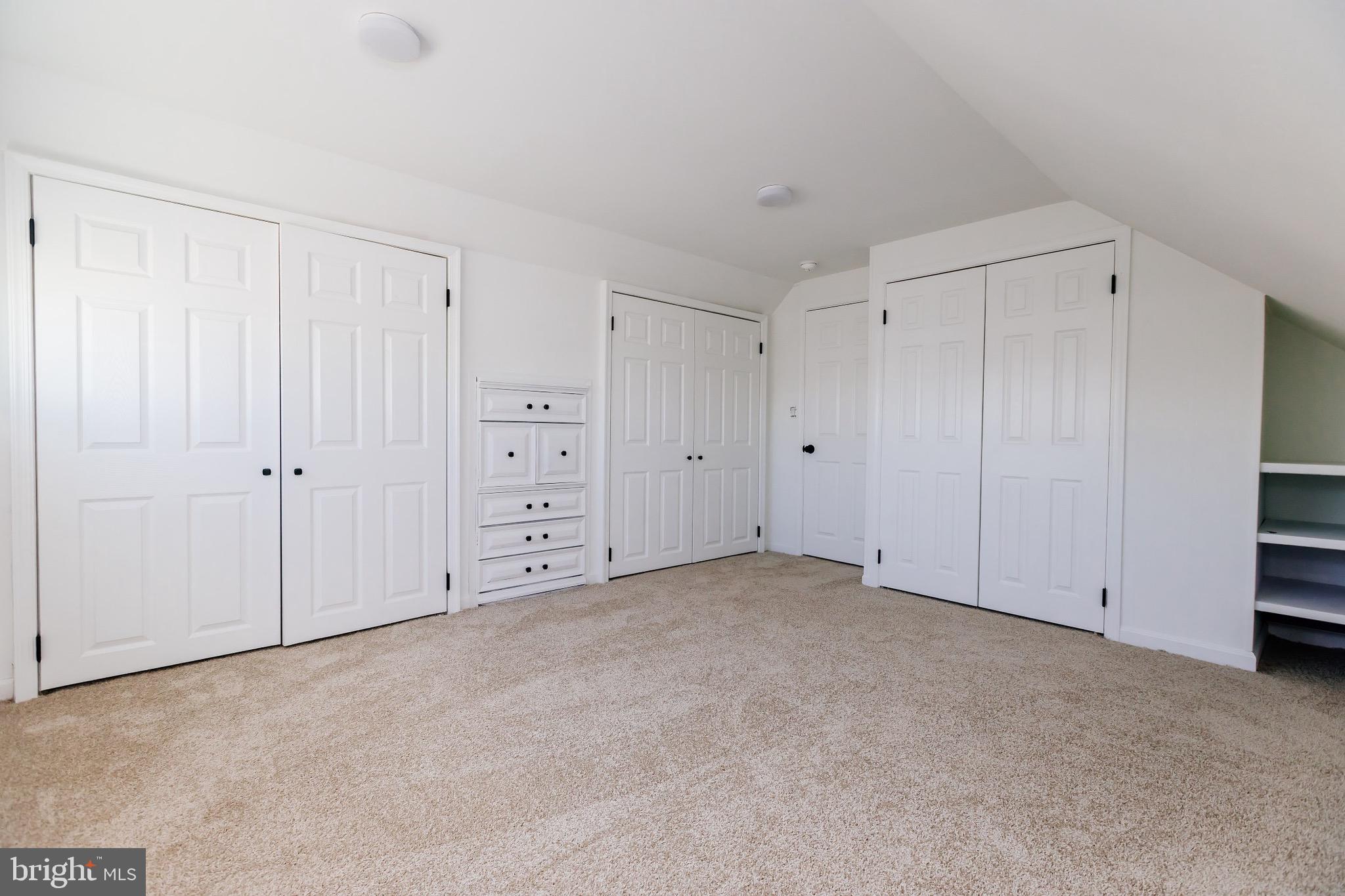 VERMILION HILL - Residential