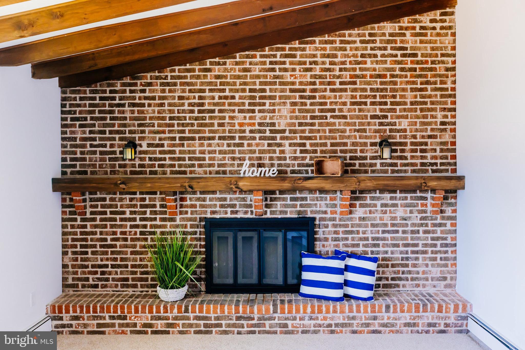 VERMILION HILL - Residential