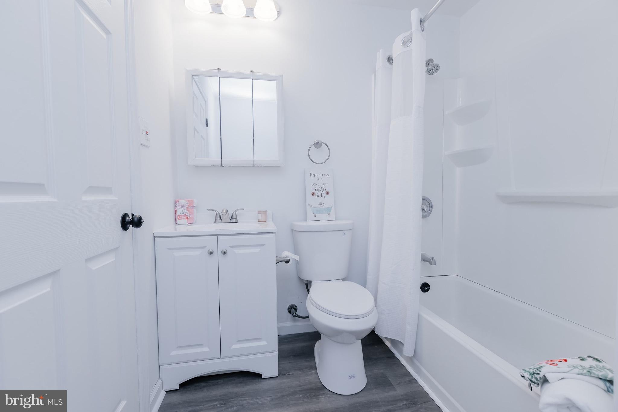 VERMILION HILL - Residential