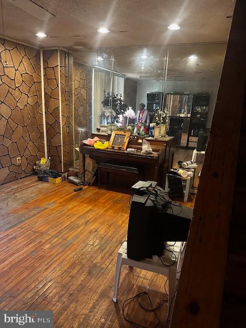 MILL CREEK - Residential