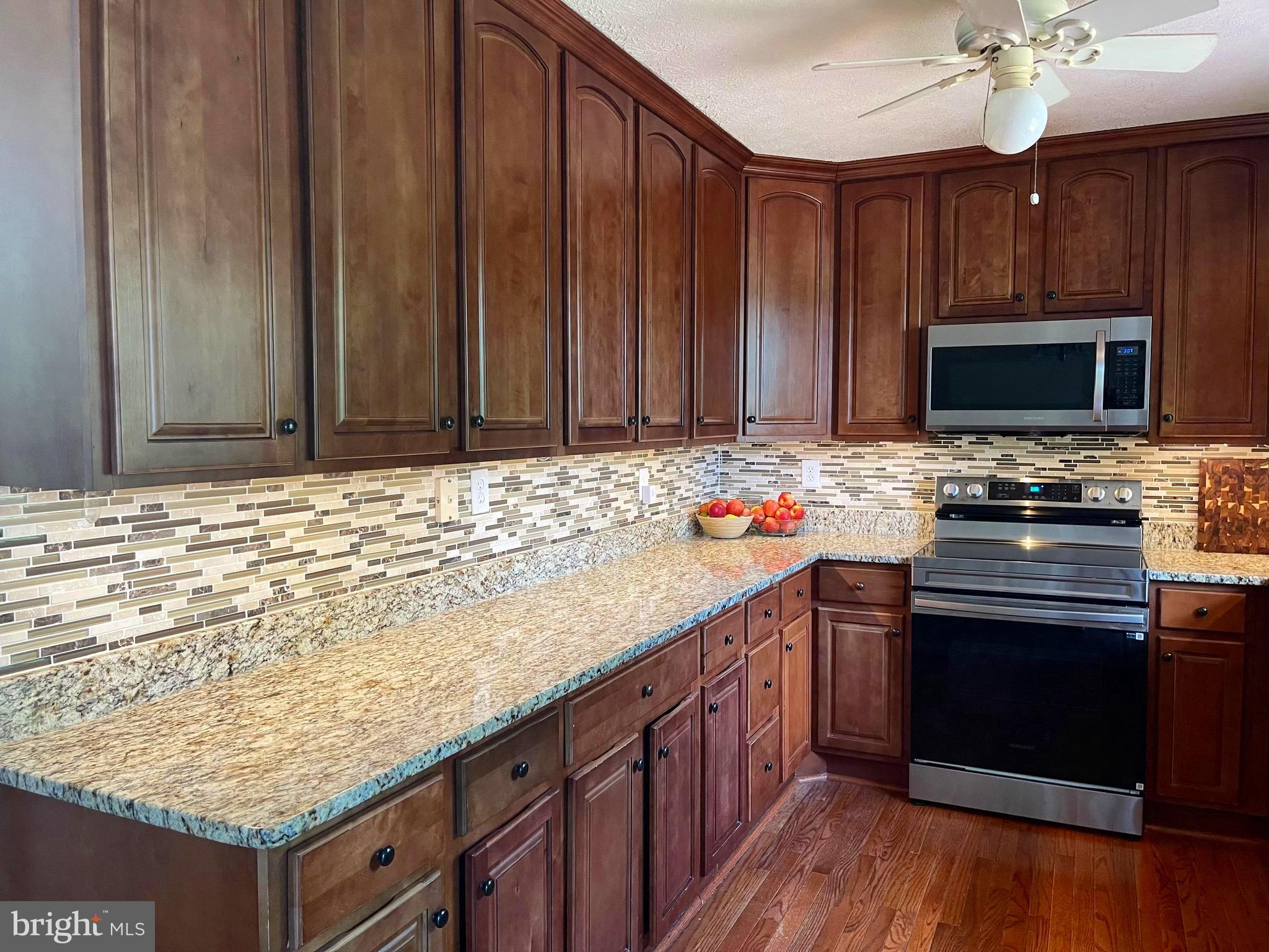 10758 BLAKE LANE