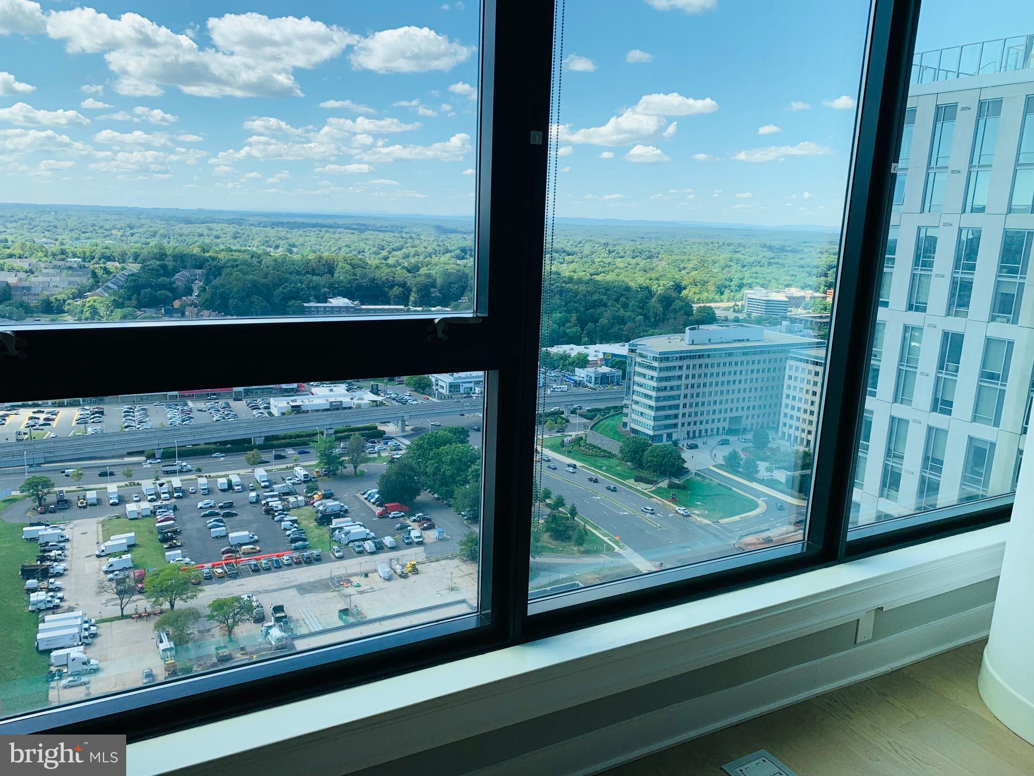 THE VERSE CONDO - Residential Lease