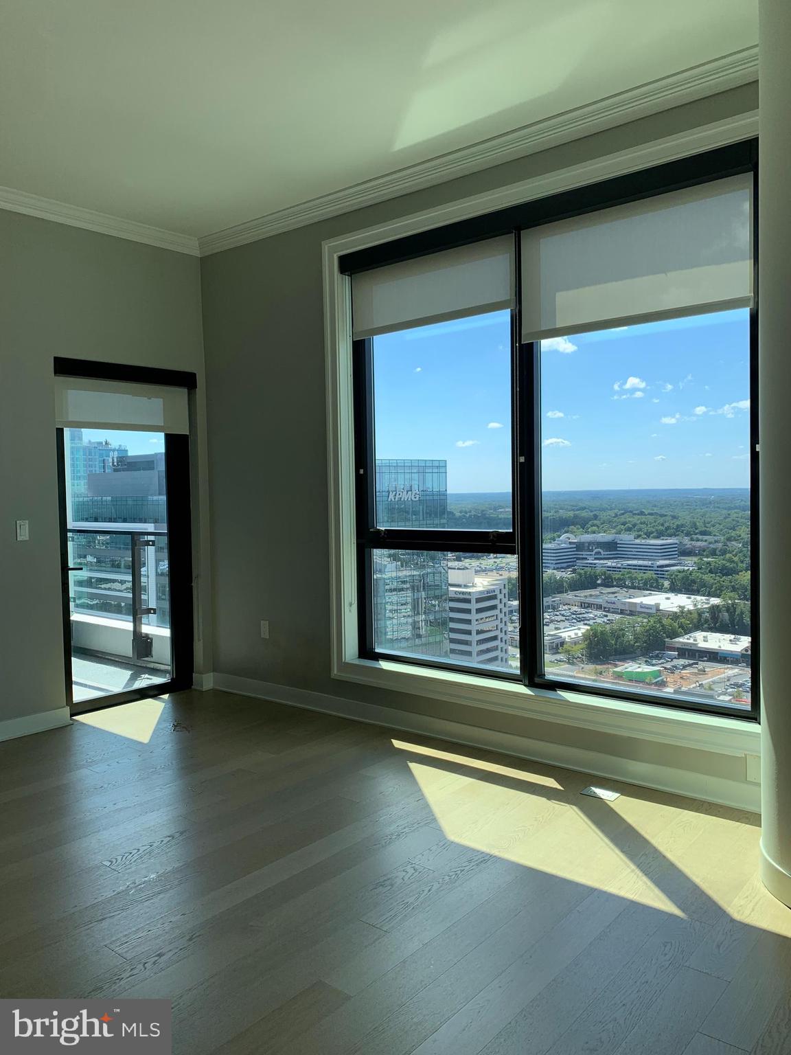 THE VERSE CONDO - Residential Lease