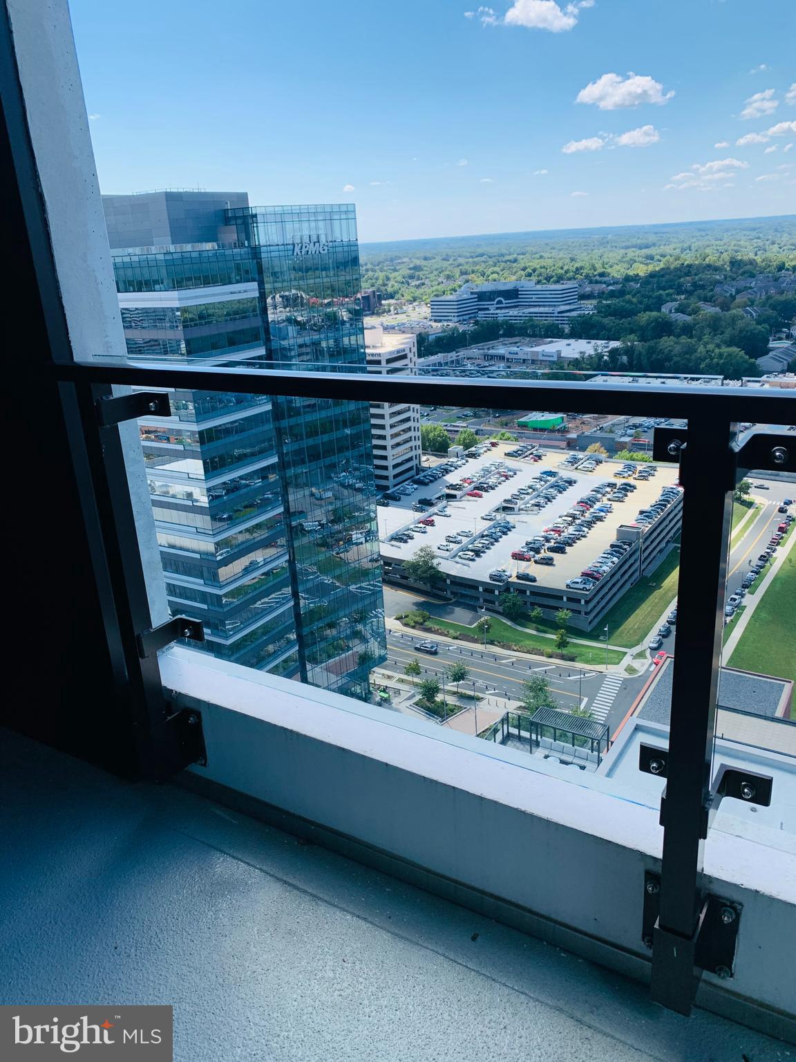 THE VERSE CONDO - Residential Lease
