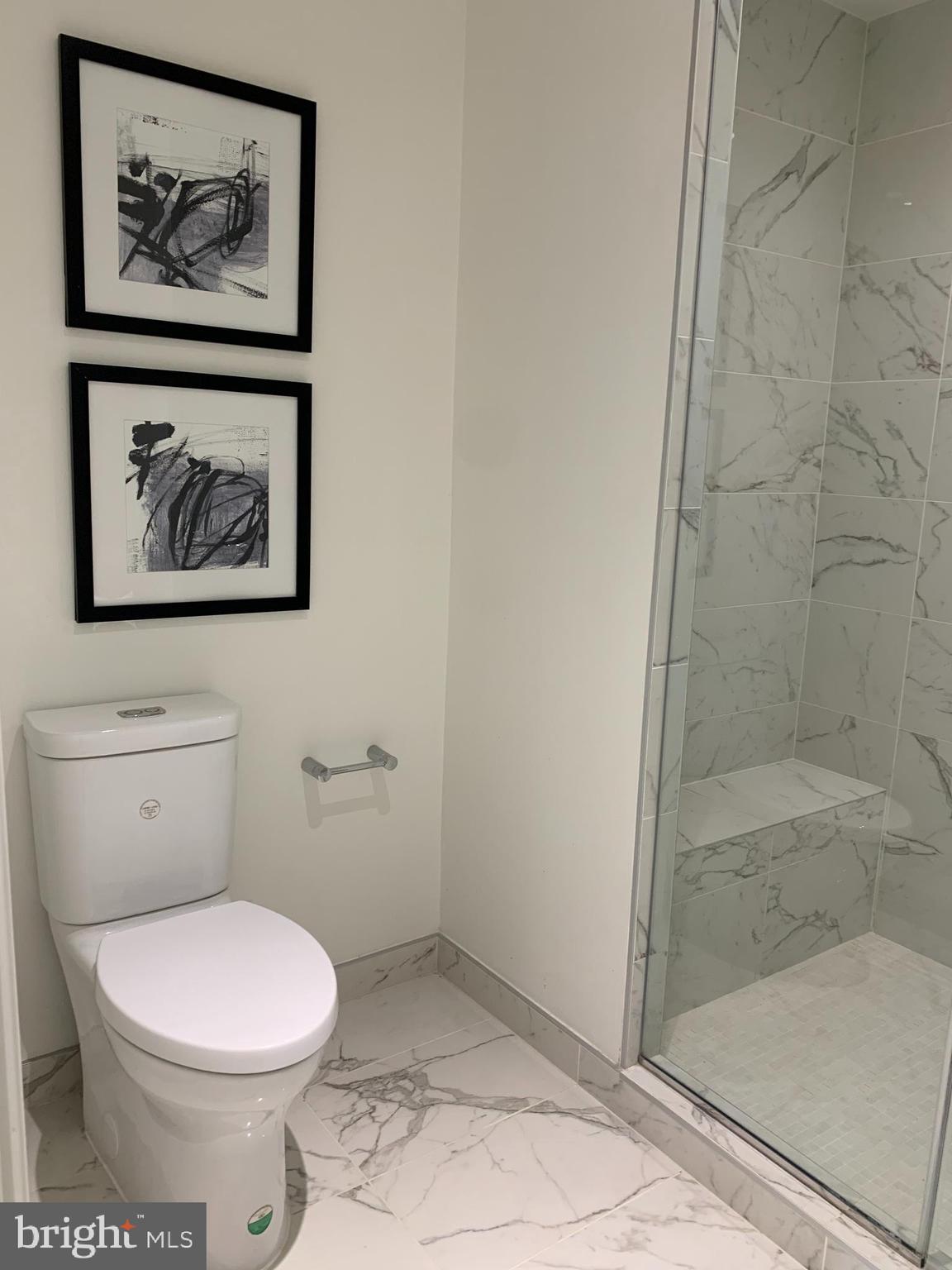 THE VERSE CONDO - Residential Lease