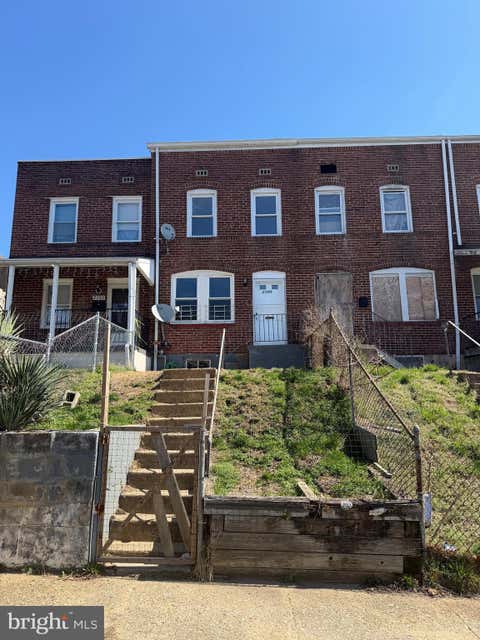 Townhouse For Rent - 2745 Round Road<br/> BALTIMORE, MD 21225