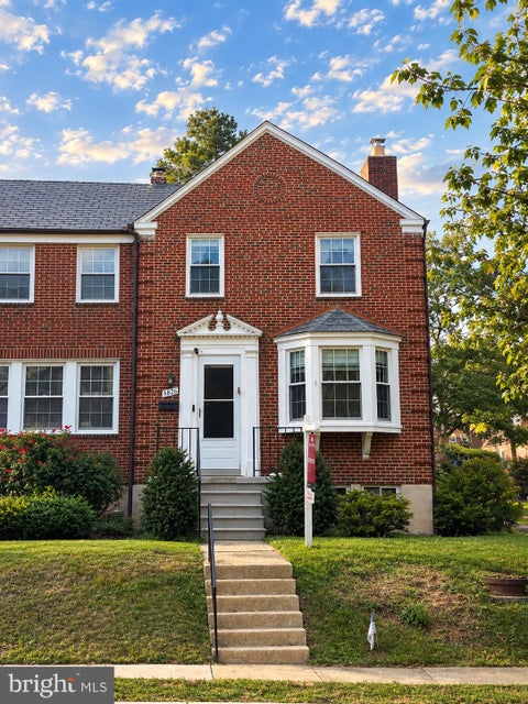 Photo of 5826 Edmondson Avenue, BALTIMORE, MD 21228 (MLS # MDBC2173070)