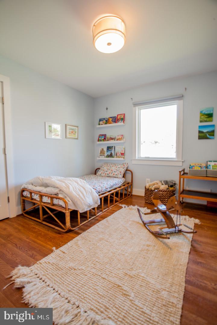 VIENNA WOODS - Residential