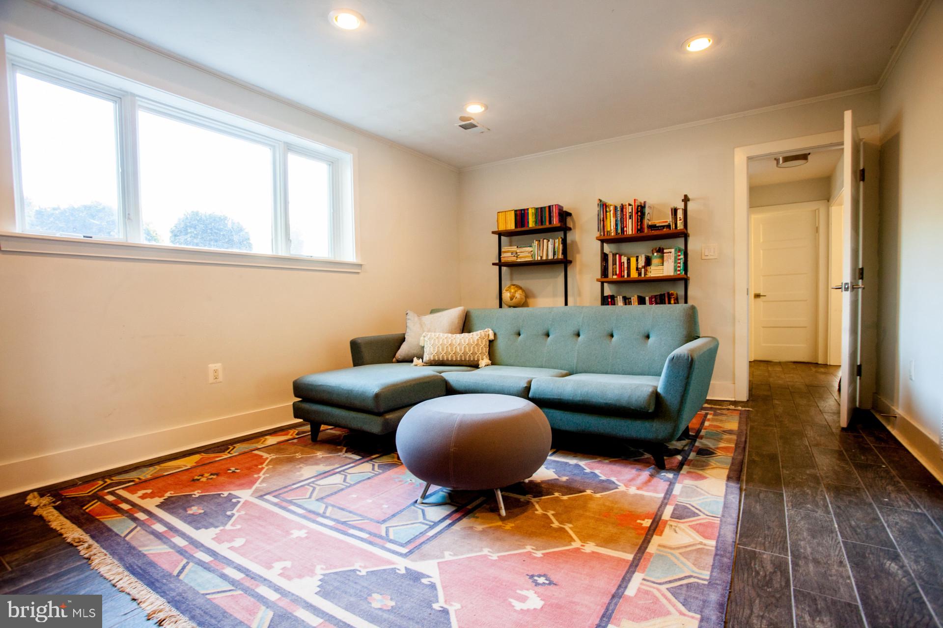 VIENNA WOODS - Residential