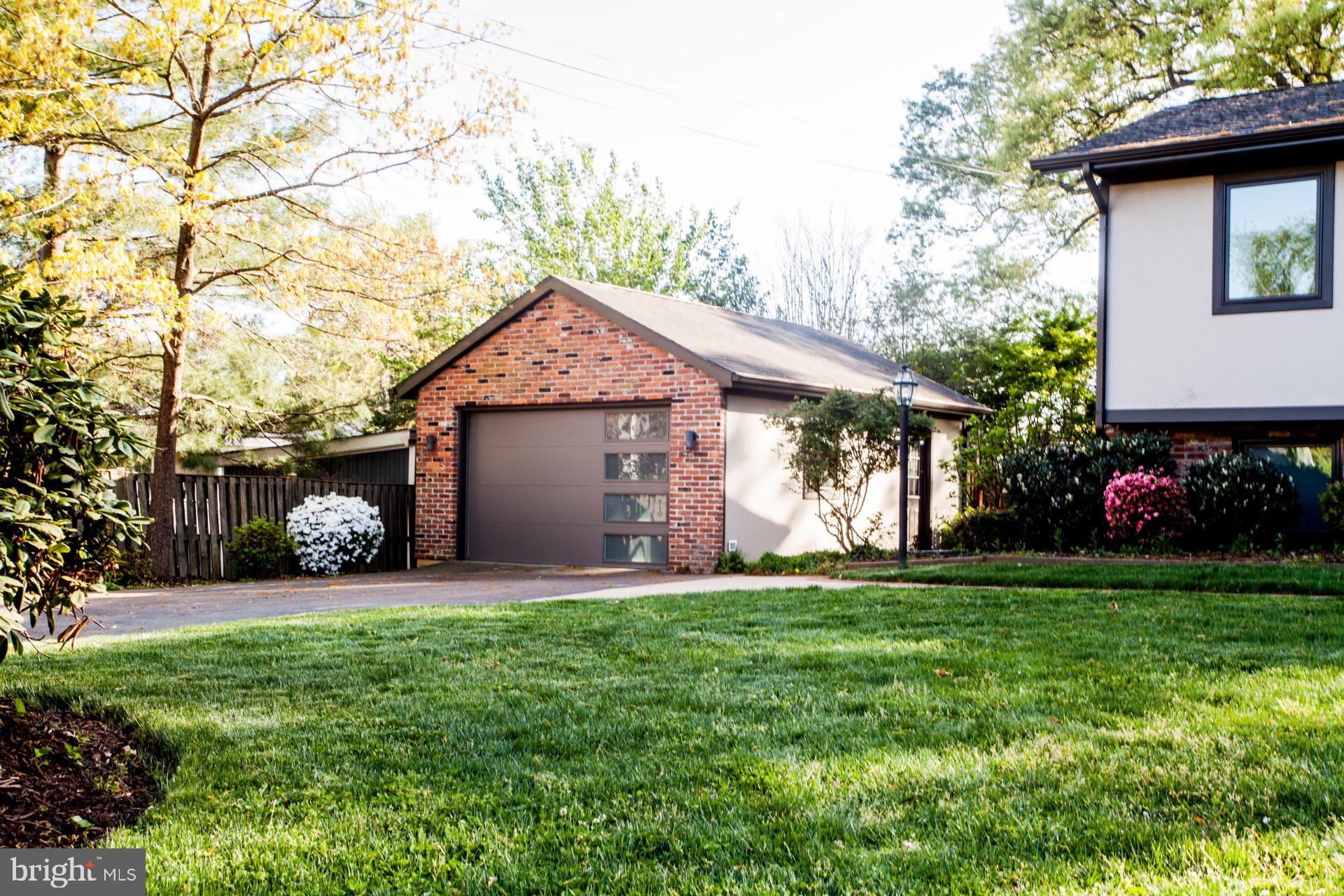 VIENNA WOODS - Residential