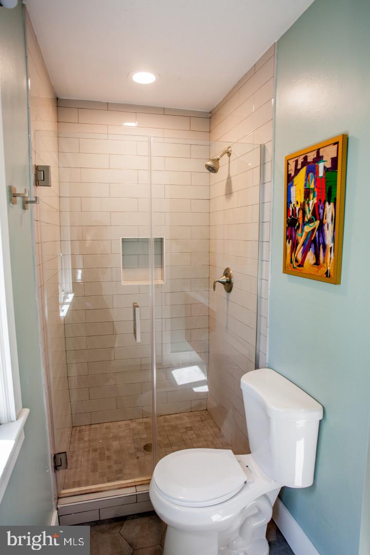 VIENNA WOODS - Residential