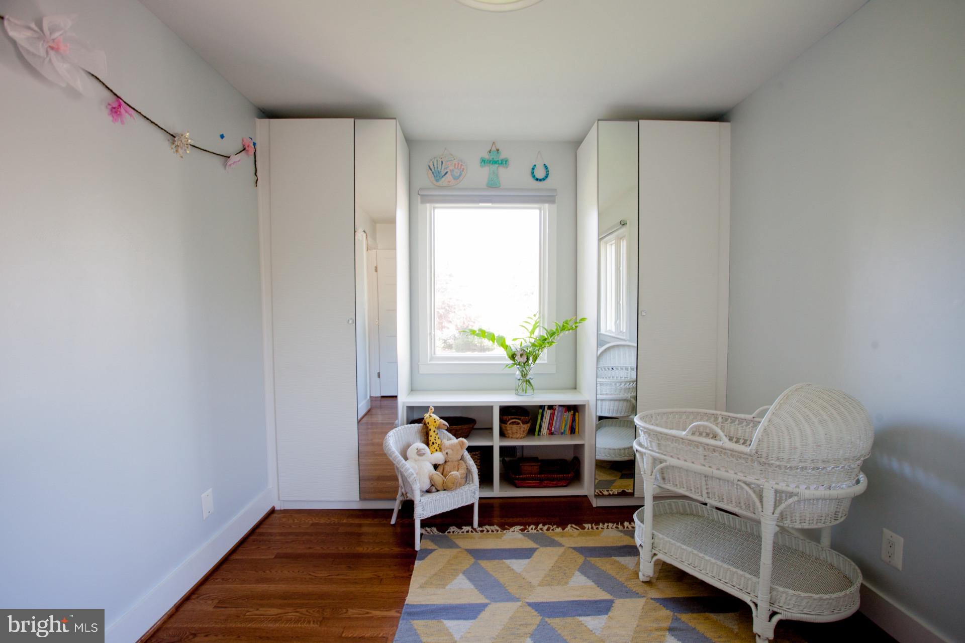 VIENNA WOODS - Residential