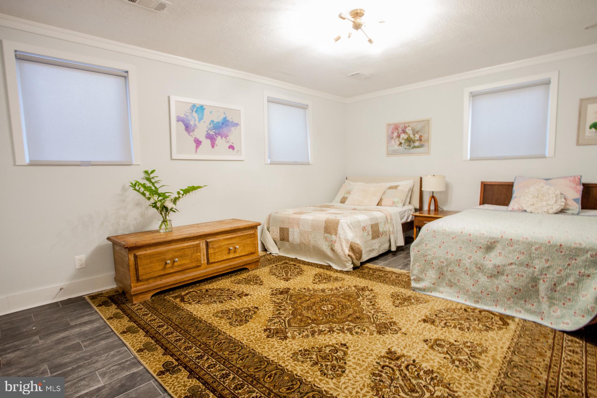 VIENNA WOODS - Residential