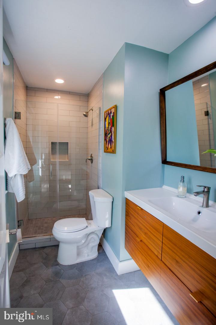 VIENNA WOODS - Residential