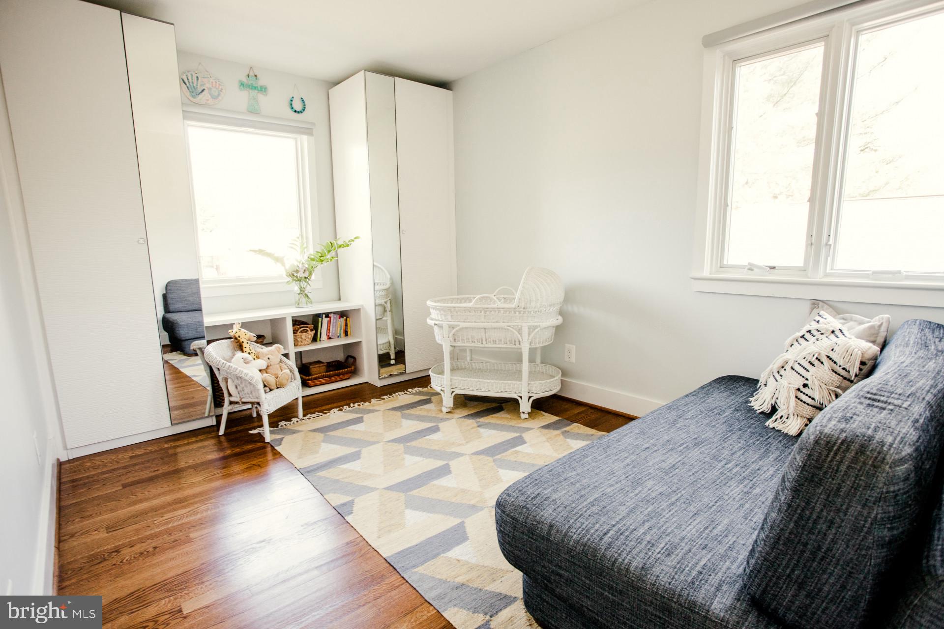 VIENNA WOODS - Residential