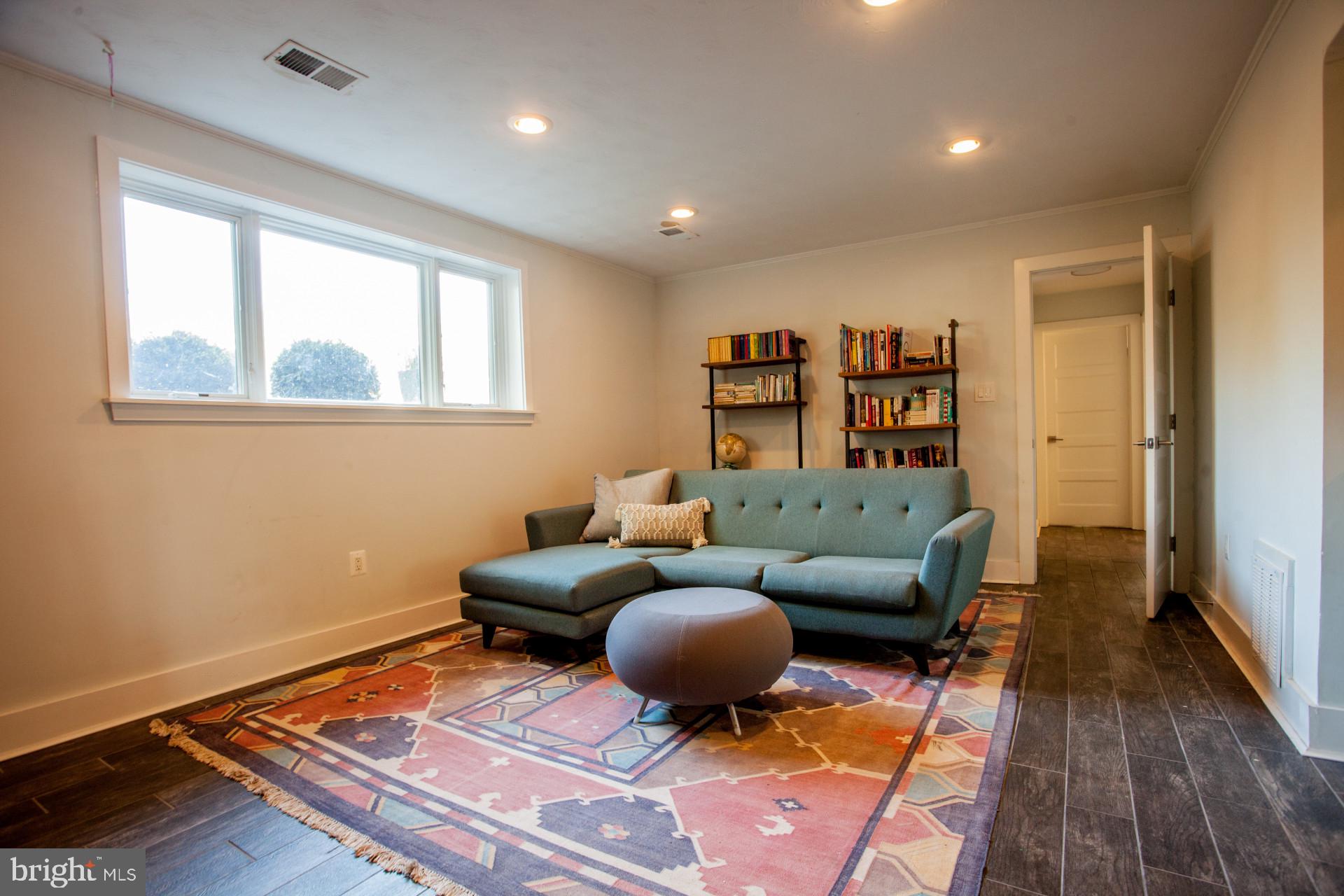 VIENNA WOODS - Residential