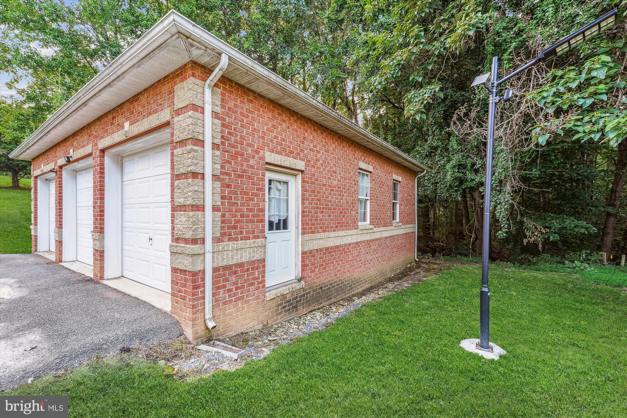 BEACON HILL ESTATES - Residential