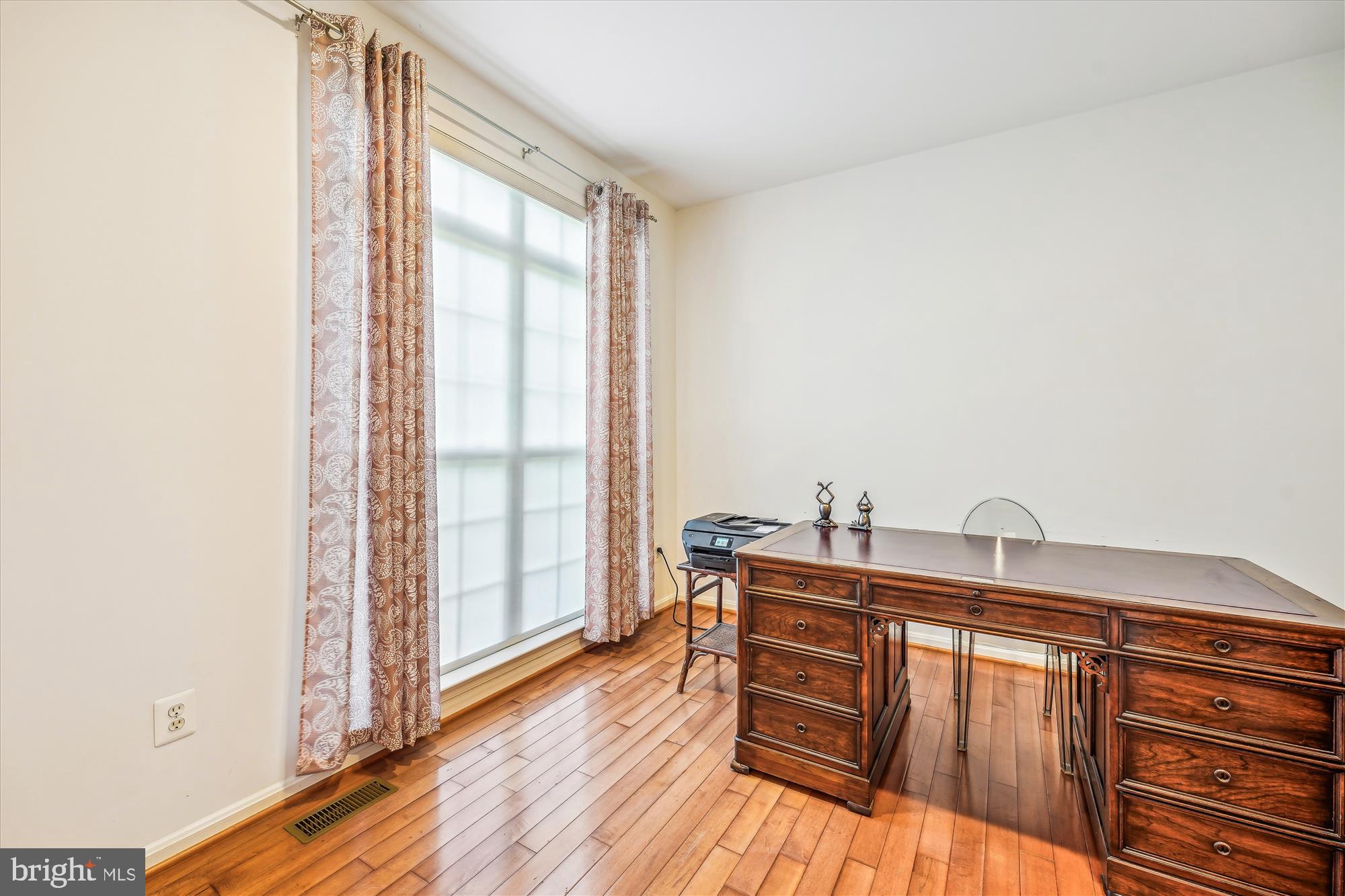 BEACON HILL ESTATES - Residential