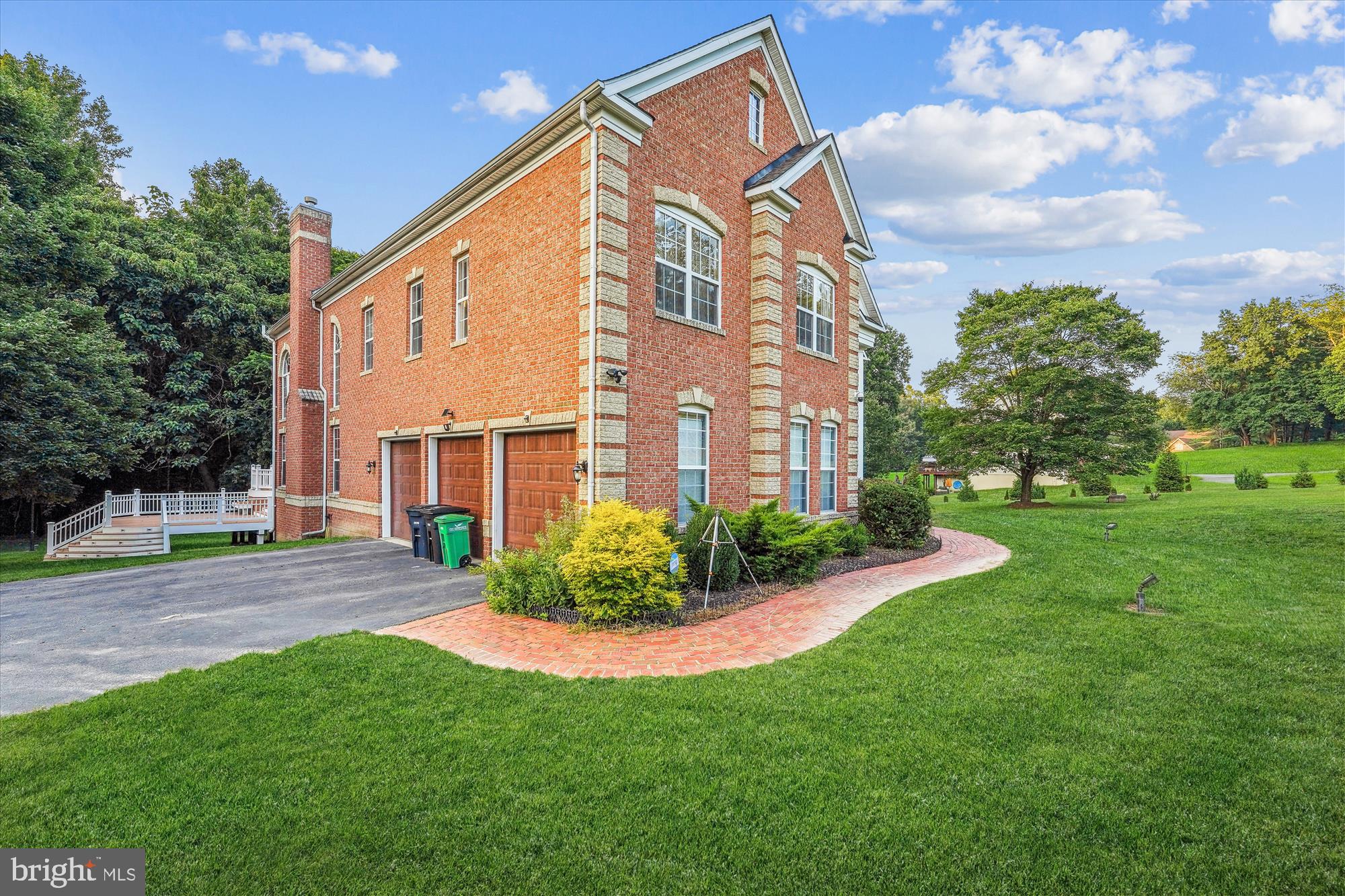 BEACON HILL ESTATES - Residential