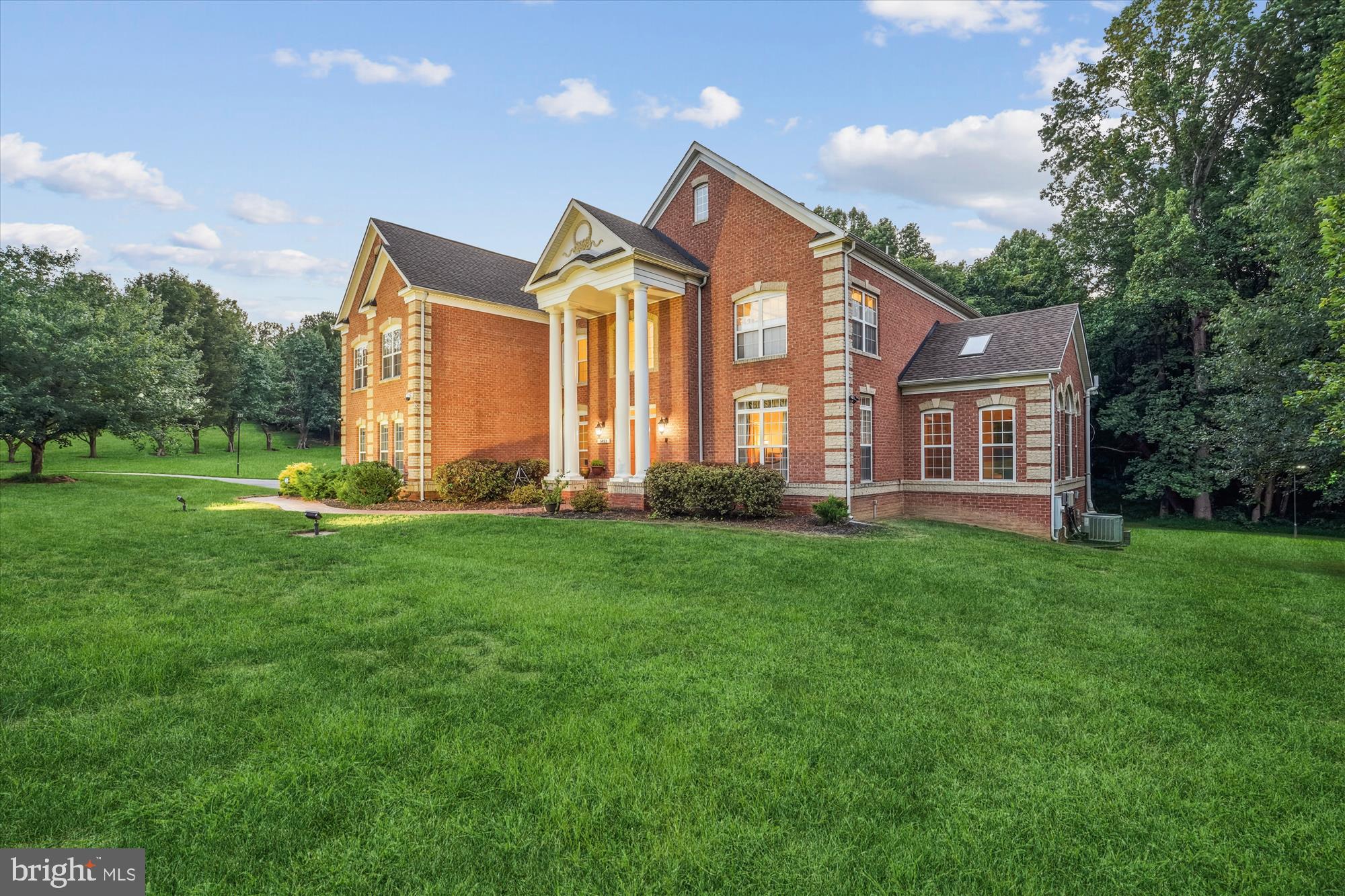 BEACON HILL ESTATES - Residential