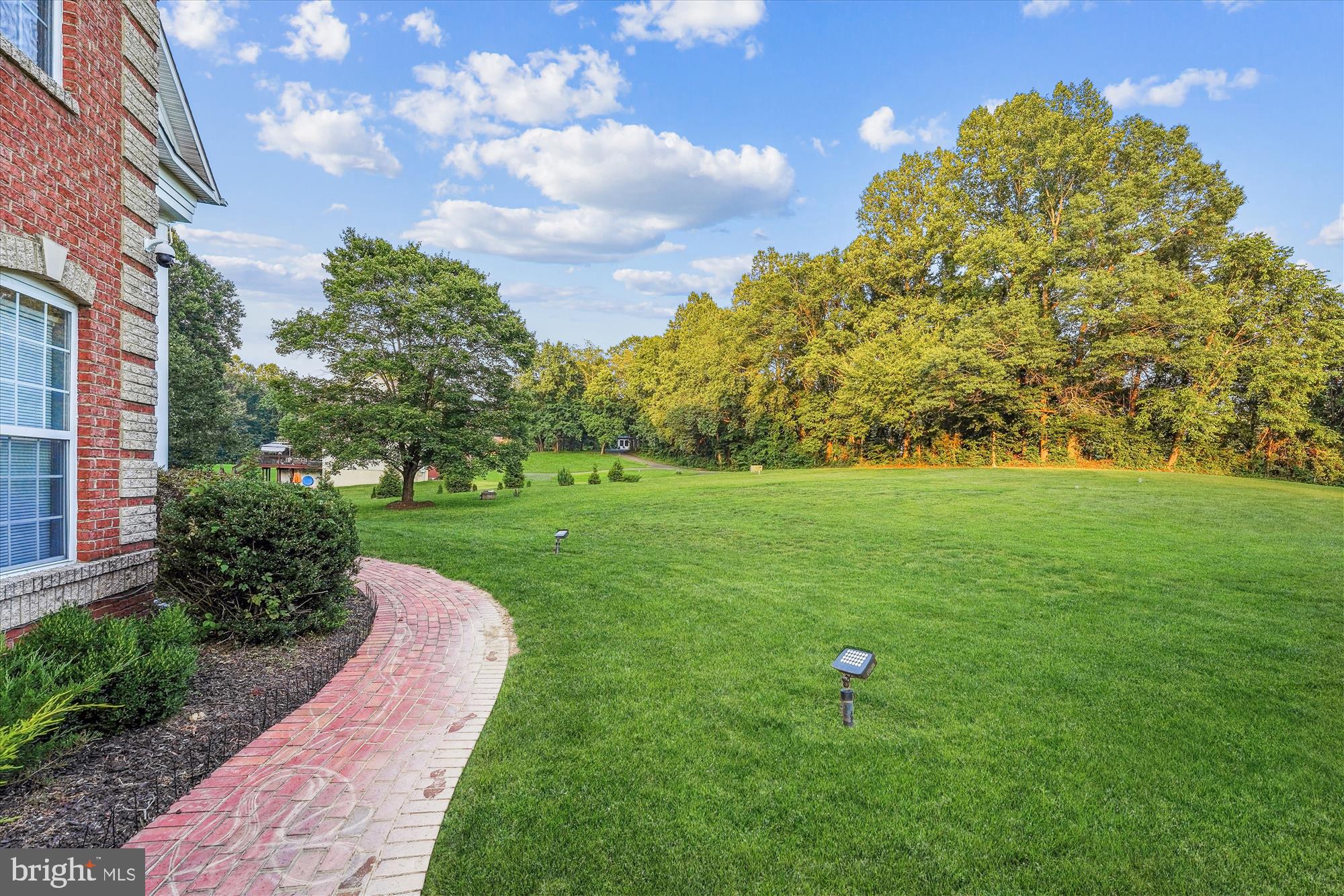 BEACON HILL ESTATES - Residential