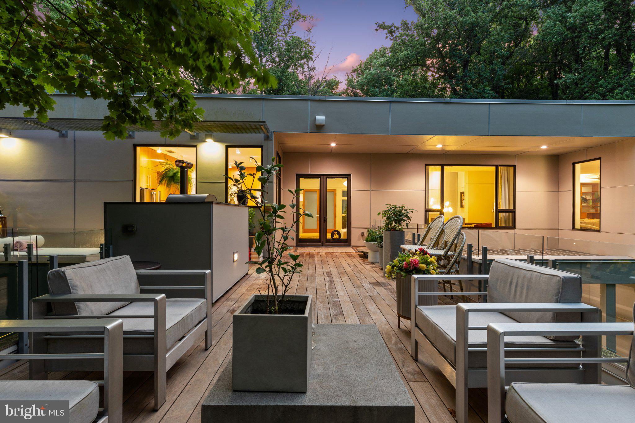 2923 WOODVALLEY DRIVE