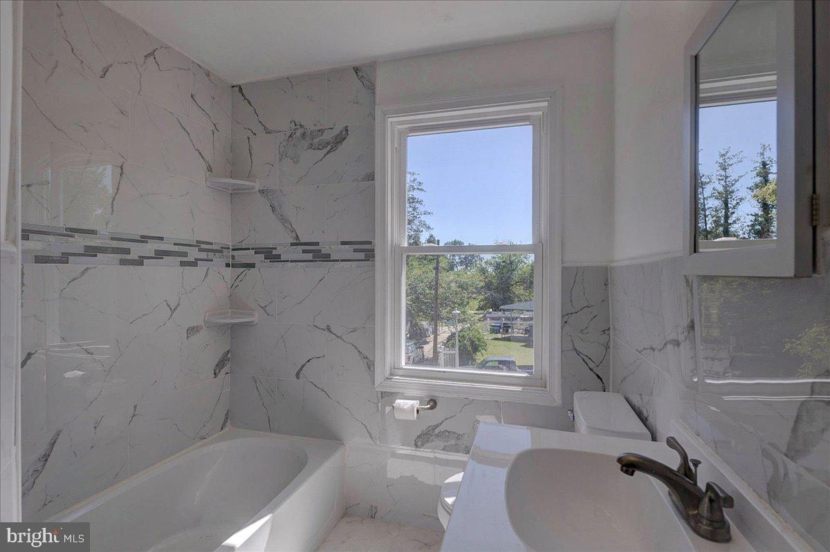 RADNOR WINSTON - Residential