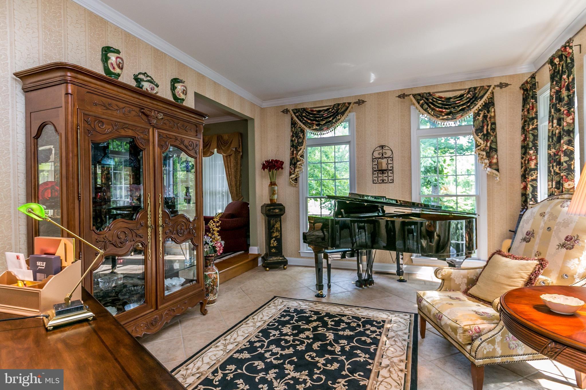 CHESTNUT WOODS - Residential Lease