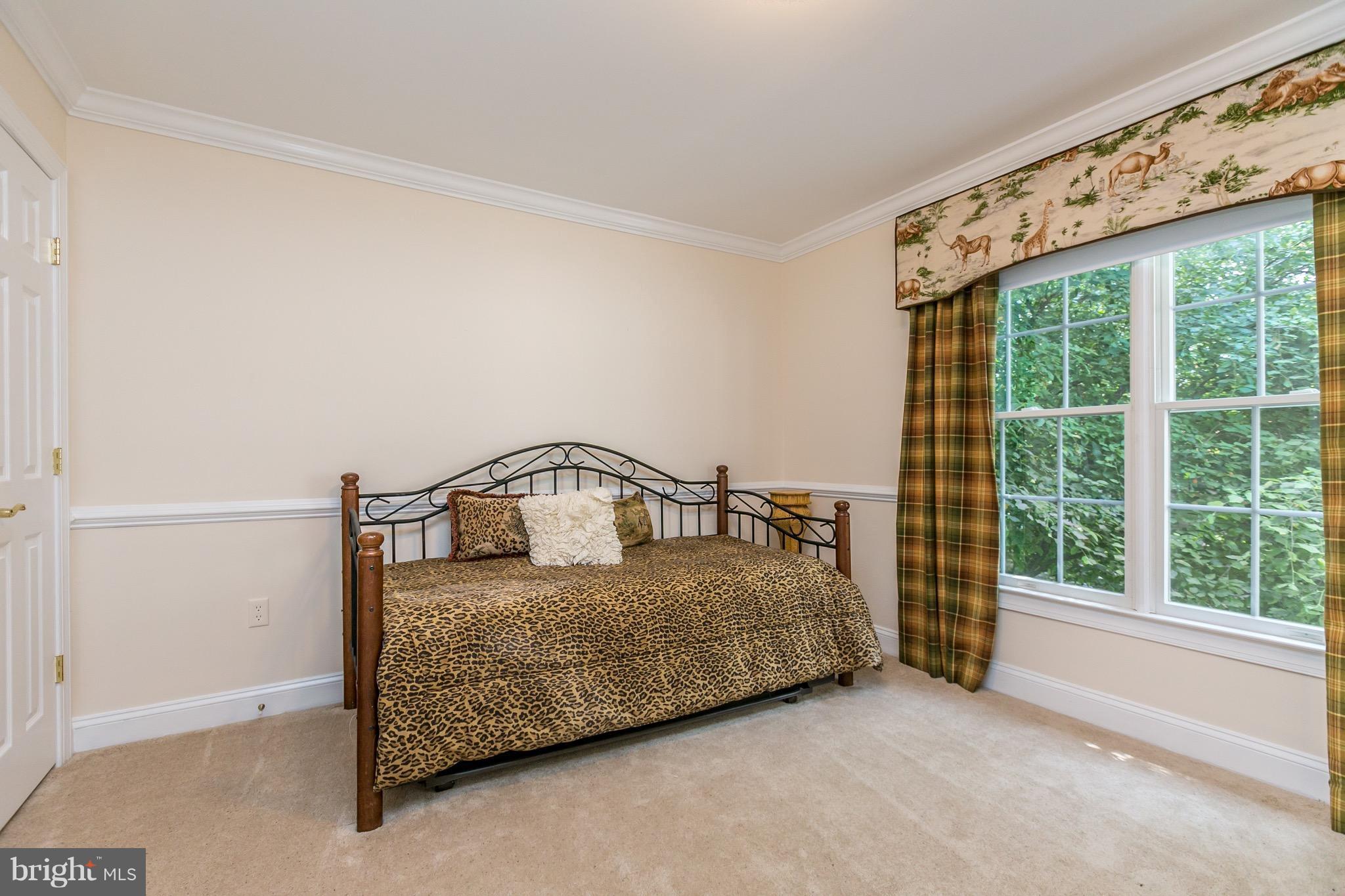 CHESTNUT WOODS - Residential Lease