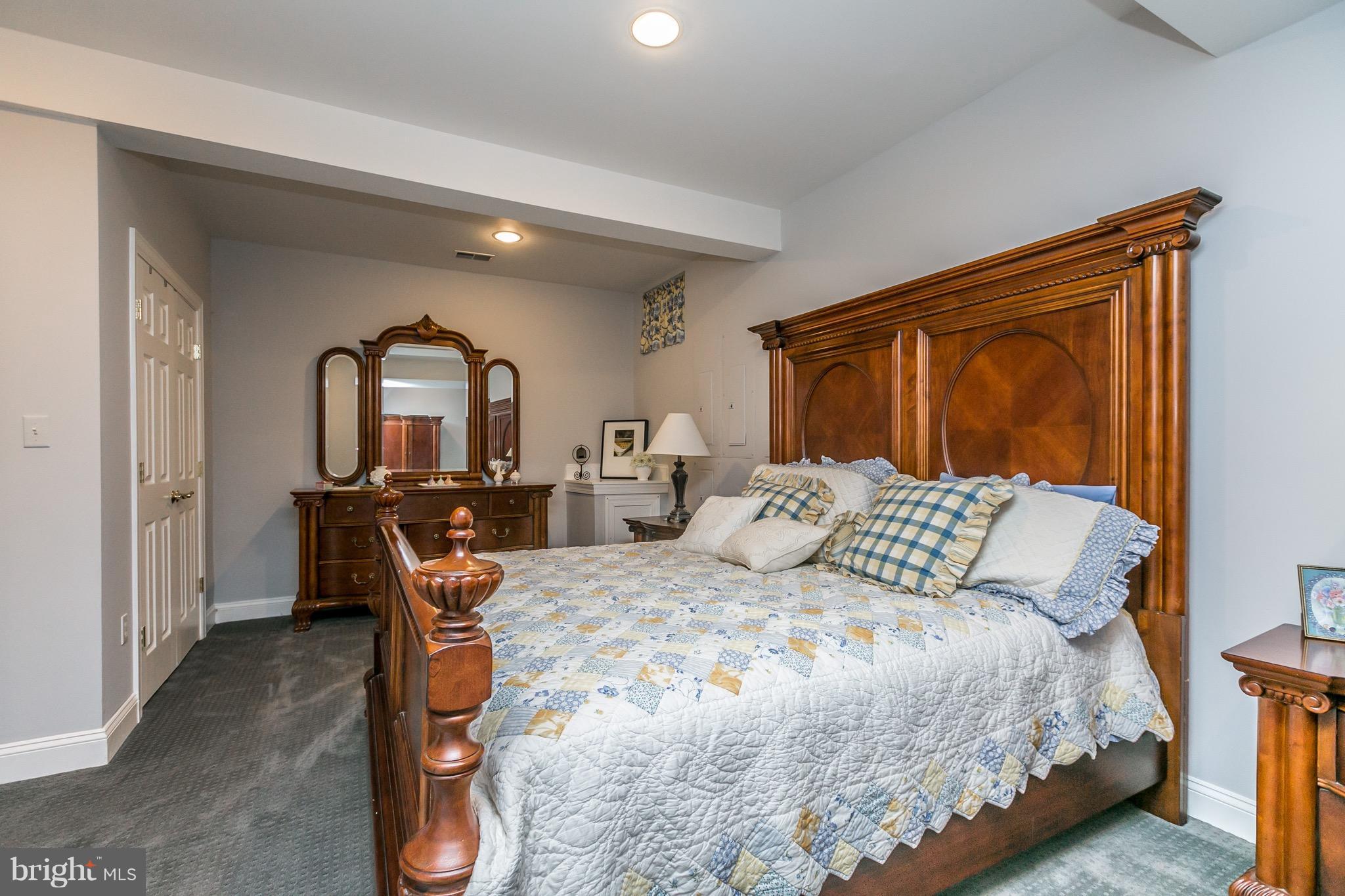 CHESTNUT WOODS - Residential Lease