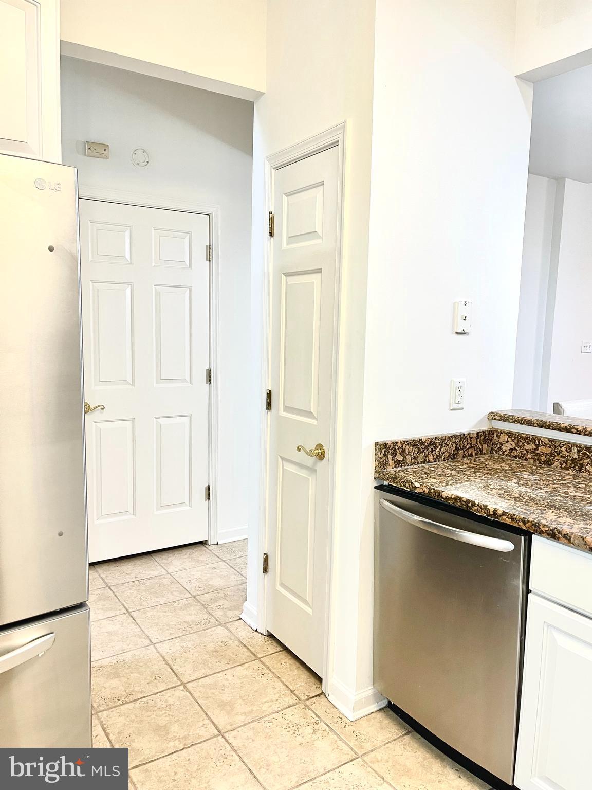 BAY SHORES - Residential