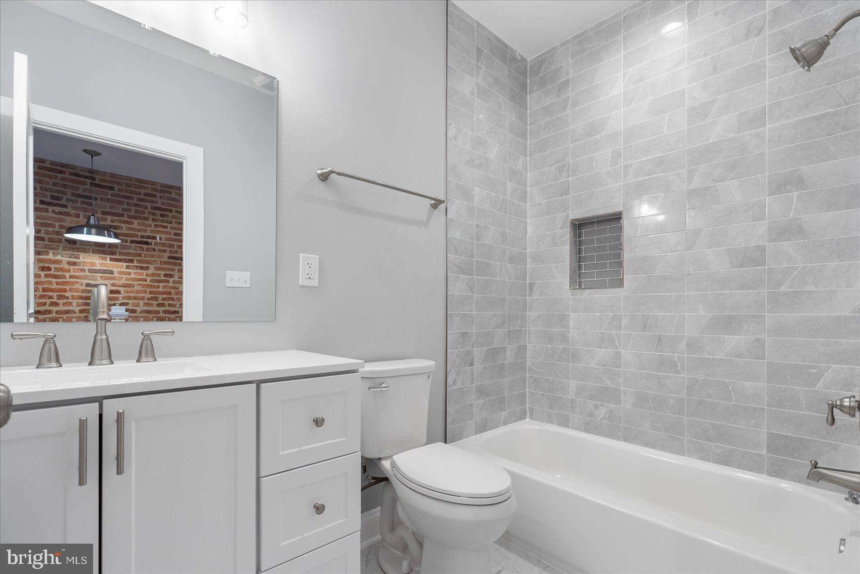 HENDERSON CROSSING - Residential