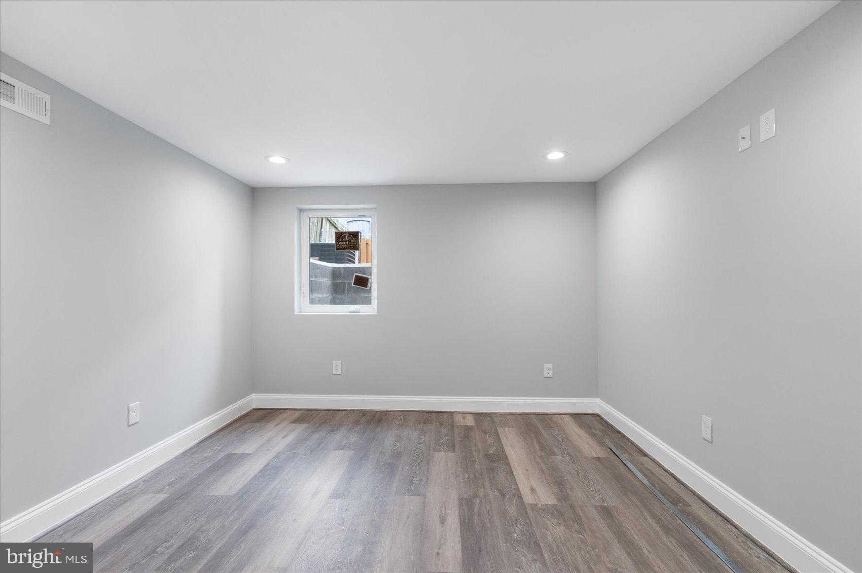 HENDERSON CROSSING - Residential