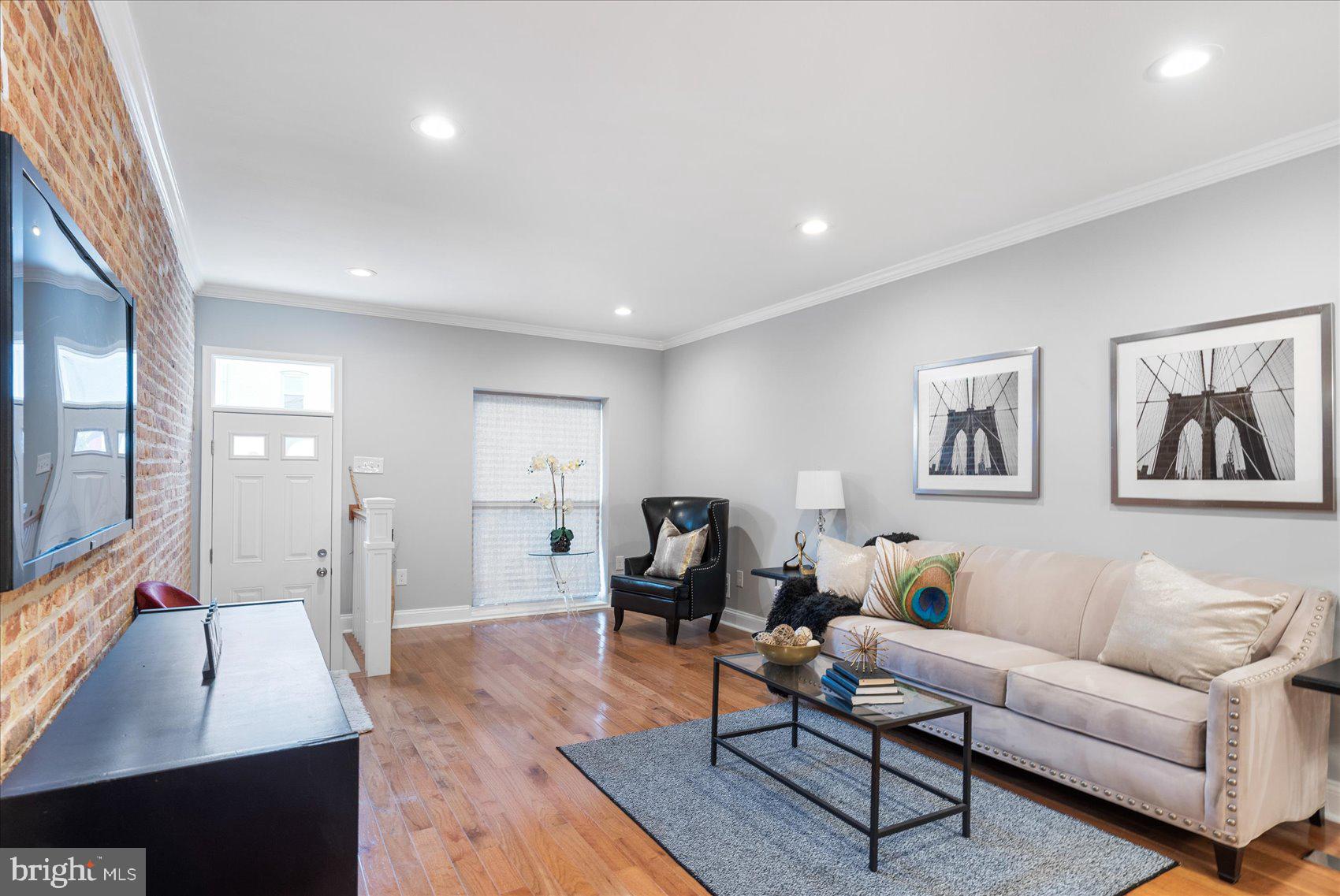 HENDERSON CROSSING - Residential