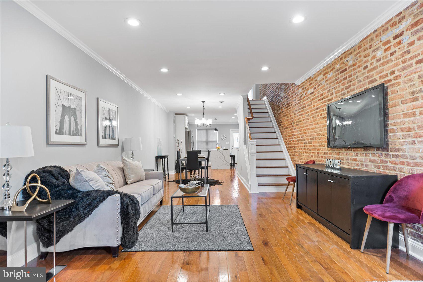 HENDERSON CROSSING - Residential