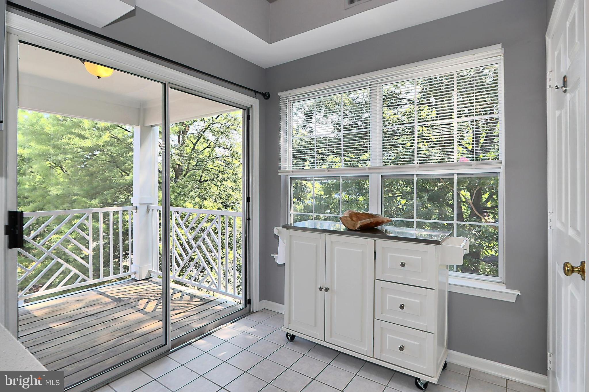 FOUNDERS WALK - Residential