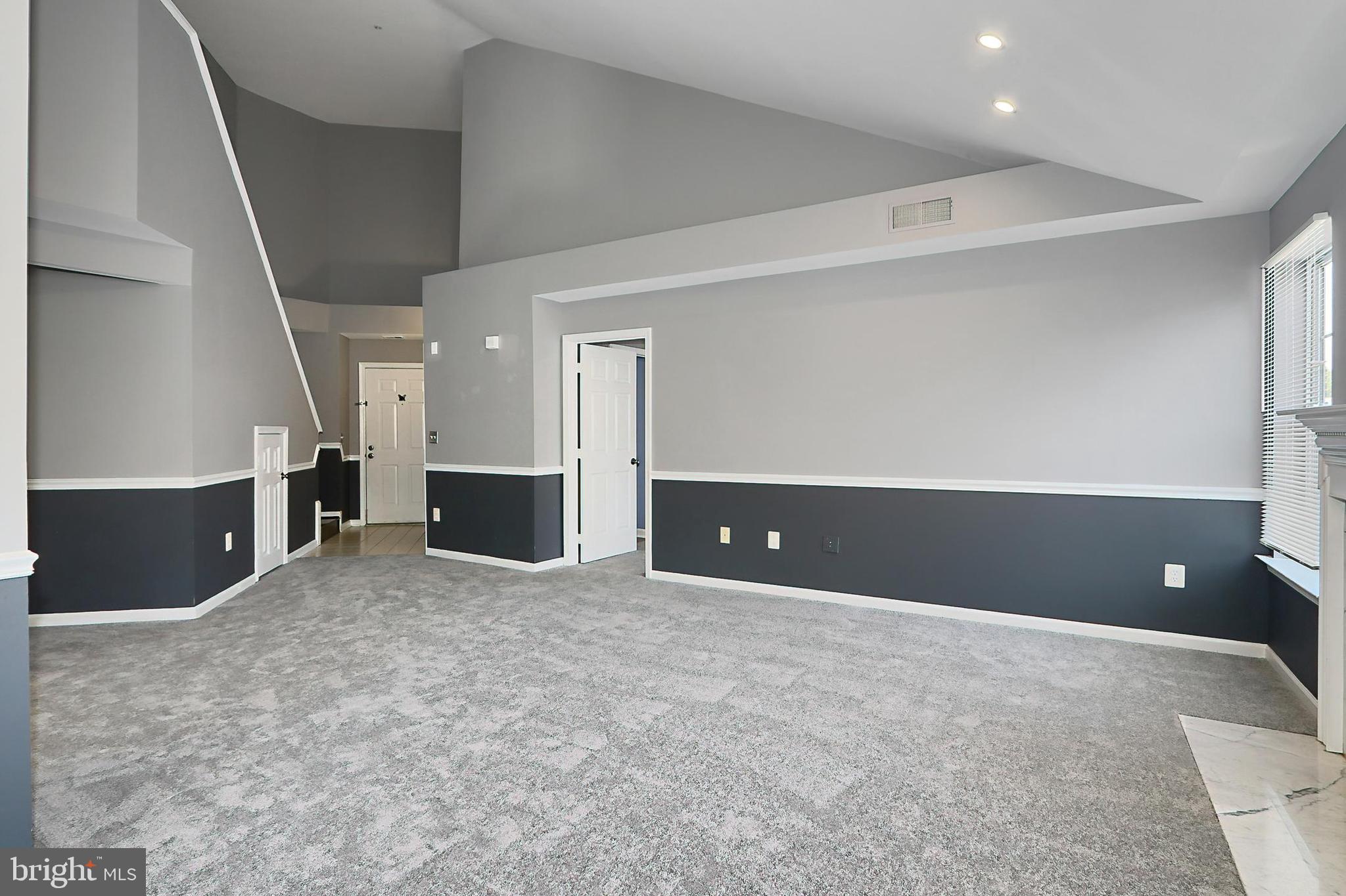 FOUNDERS WALK - Residential