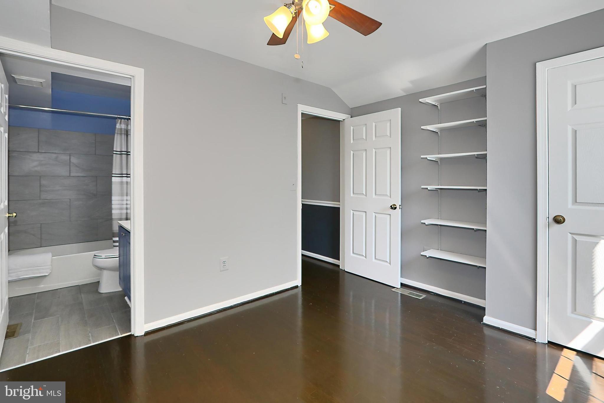 FOUNDERS WALK - Residential