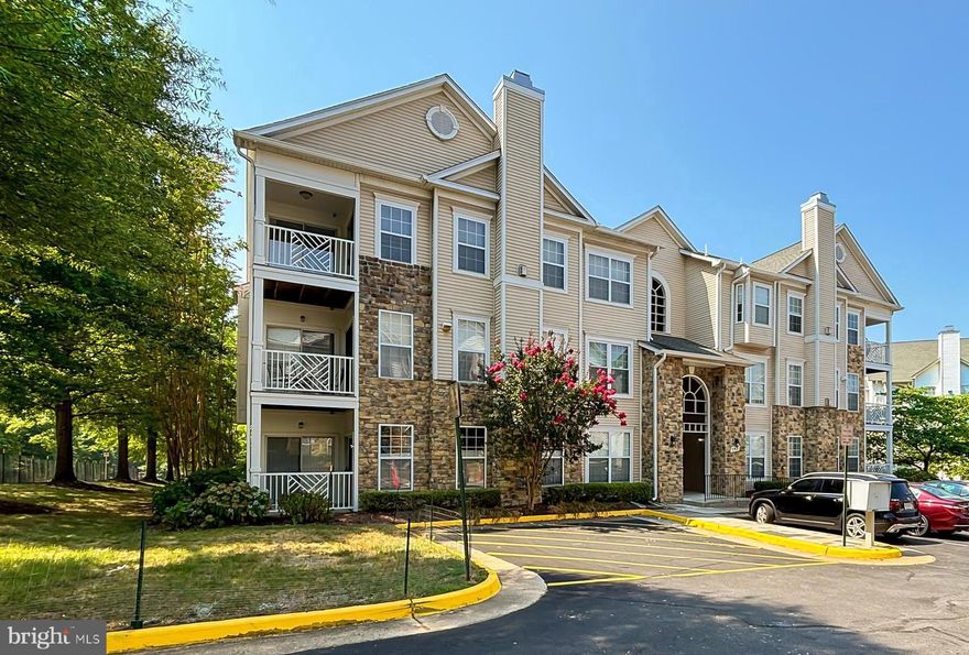 Welcome to Unit #301 at 5921 Founders Crossing Court in vibrant Alexandria, Virginia! Nestled in the sought-after Founders Walk Condominium community, this 3 bedroom, 3 full baths contemporary condo offers plenty of living space on two levels, modern updates, and soaring vaulted ceilings that give it a sense of light and spaciousness not found in most condos. A flowing, open floor plan, cozy gas fireplace, on trend designer paint, recessed lighting, decorative moldings, an abundance of windows and skylights, updated kitchen and baths, and loving and meticulous maintenance are just some of the fine features that make this home so special.
All this can be found in a tranquil community that is convenient to Van Dorn Street, Franconia Road, I-495, I-95, Express Lanes, and both the Franconia/Springfield and Van Dorn Metro Stations. Plenty of fine shopping, dining, and entertainment choices are available throughout the area including Wegmans at Hilltop Village Center, the Springfield Town Center, and Springfield Plaza with a new Whole Foods and Gourmet Giant. Outdoor enthusiasts will love Lee District and Huntley Meadows Parks plus Greendale Golf Course just down the road. If you’re looking for enduring quality, designer flair, and a spectacular location, it awaits you here. Welcome home!