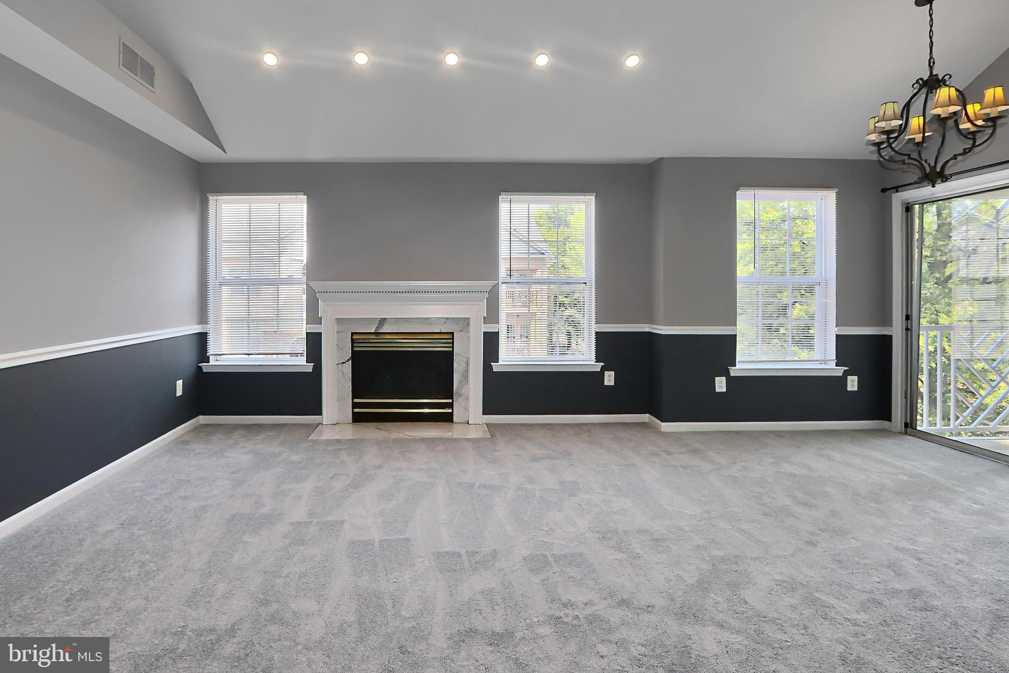 FOUNDERS WALK - Residential