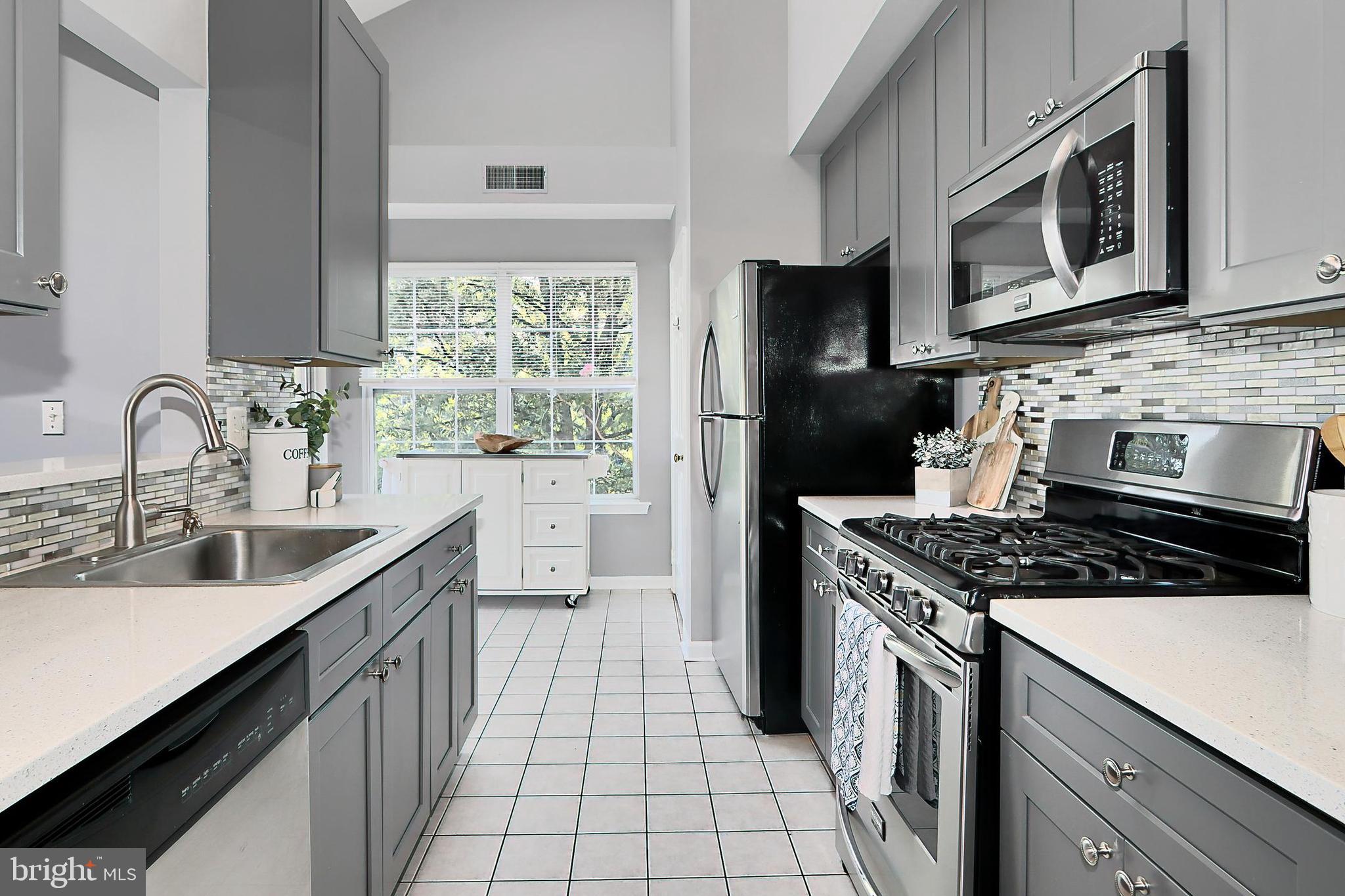 FOUNDERS WALK - Residential