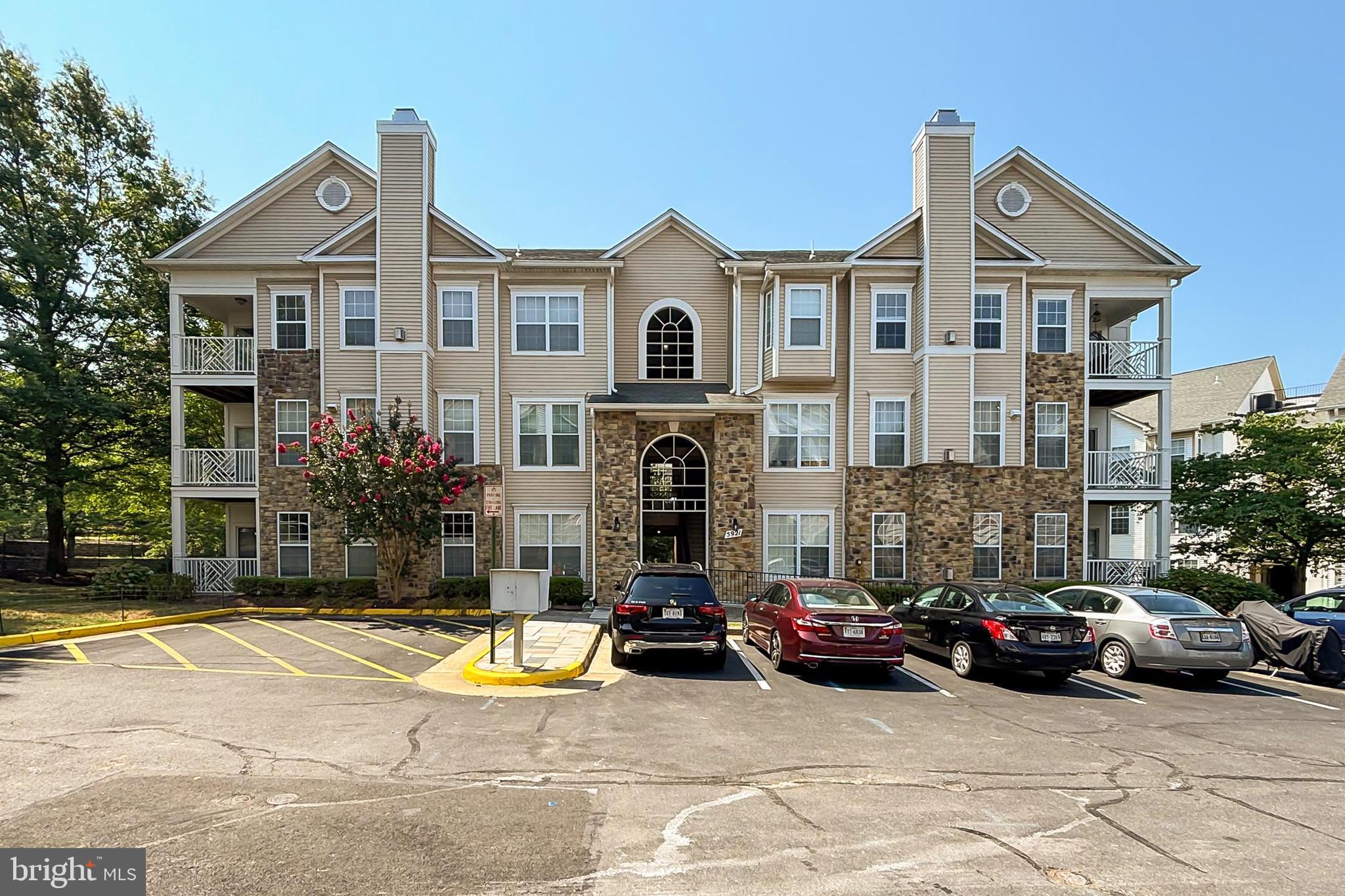 FOUNDERS WALK - Residential