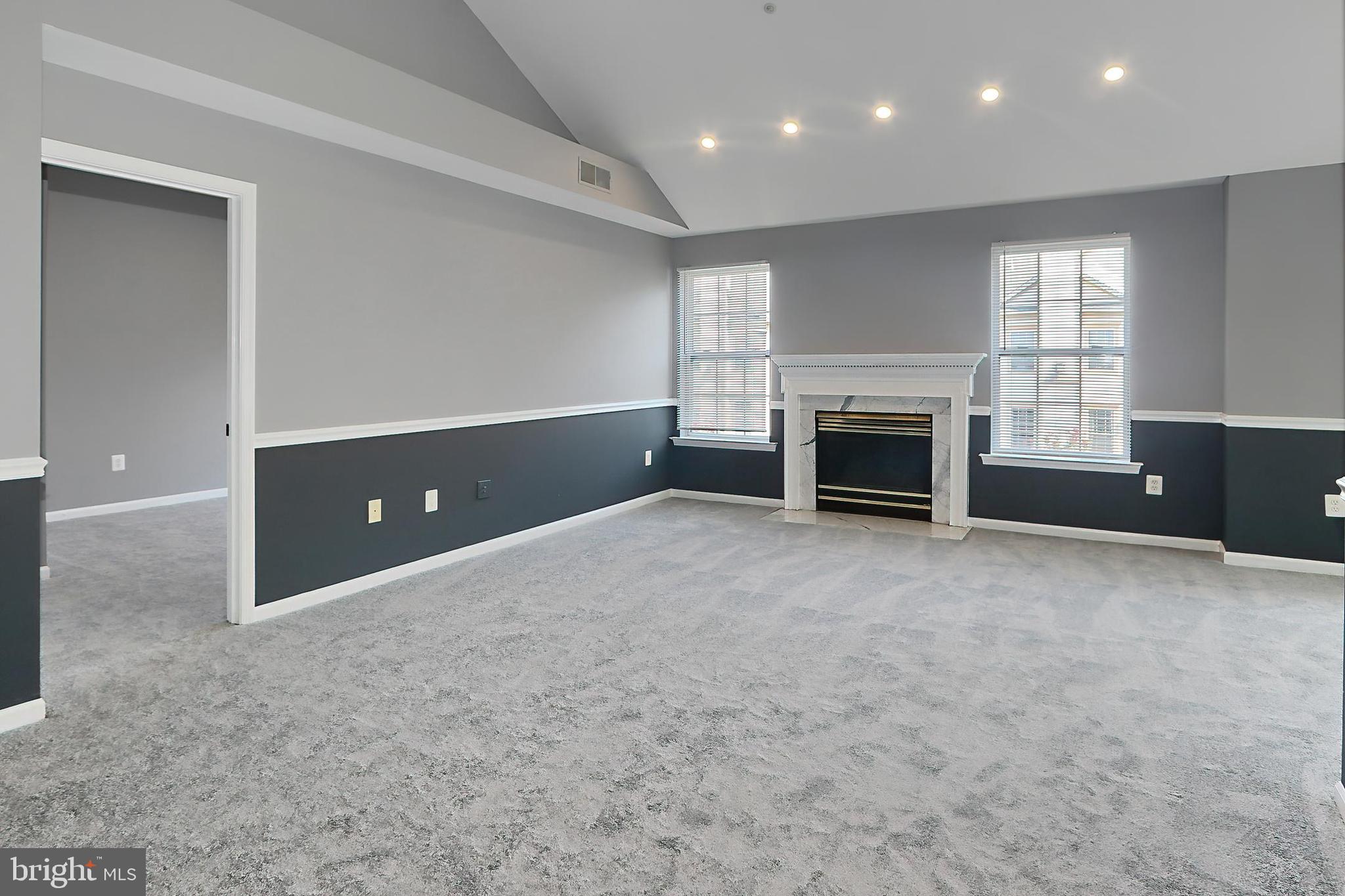 FOUNDERS WALK - Residential