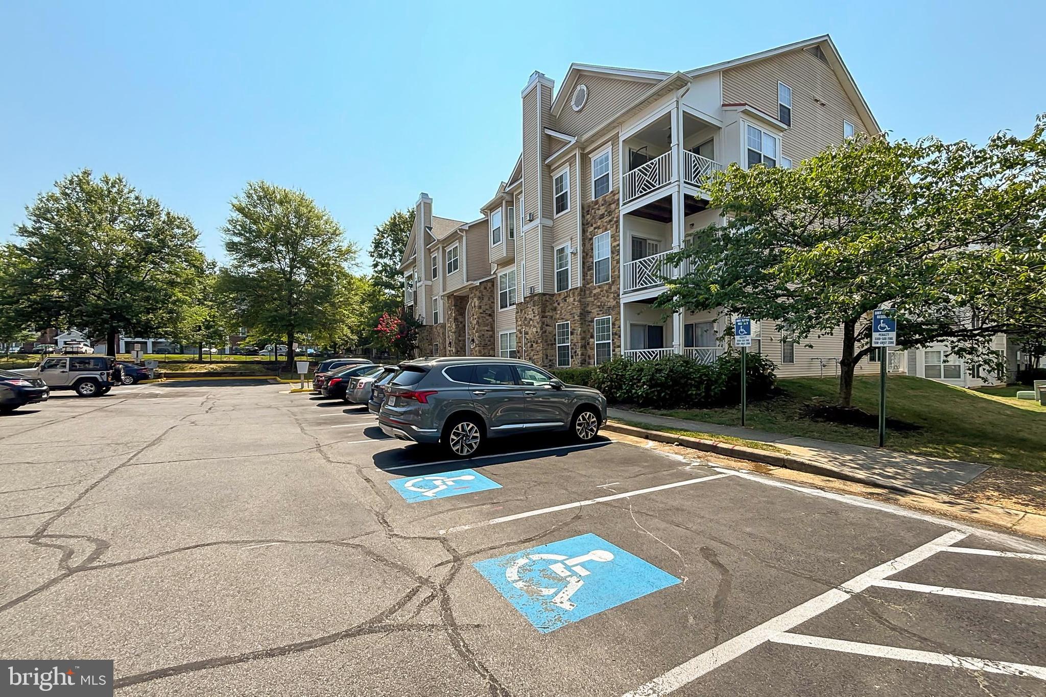 FOUNDERS WALK - Residential