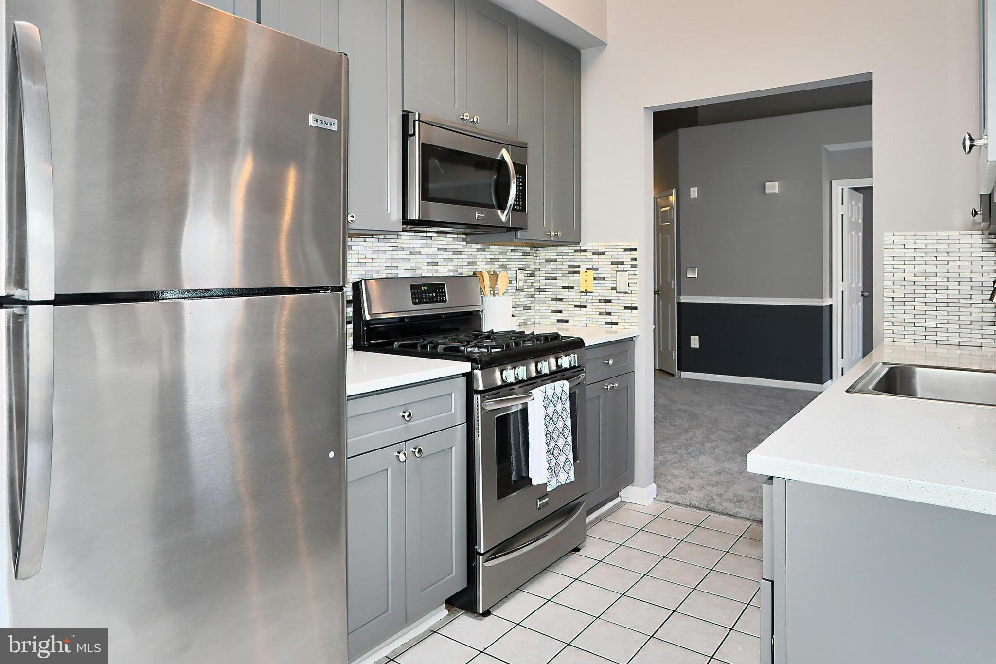 FOUNDERS WALK - Residential